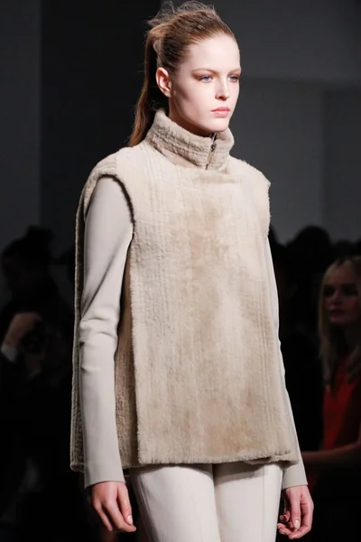 Look 19